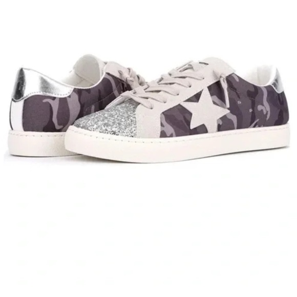 Vintage Havana - women’s Camo Glittersneakers. Size 8.5